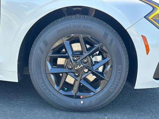 2026 Kia K5 LXS FWD