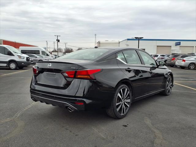 2022 Nissan Altima SR FWD
