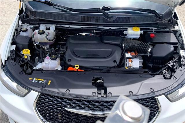 2024 Chrysler Pacifica Hybrid Select