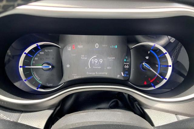 2024 Chrysler Pacifica Hybrid Select