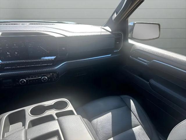 2025 GMC Sierra 1500 4WD Crew Cab Short Box SLT