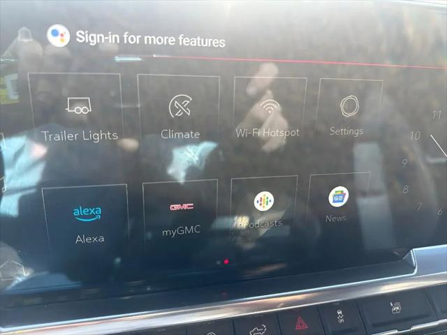 2025 GMC Sierra 1500 4WD Crew Cab Short Box SLT