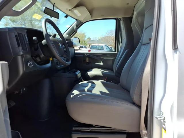 2026 Chevrolet Express Cargo Van 2500 Extended Wheelbase, WT, RWD