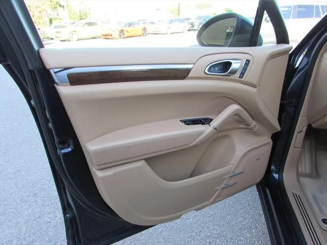 2013 Porsche Cayenne Cayenne