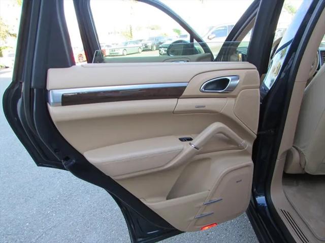 2013 Porsche Cayenne Cayenne