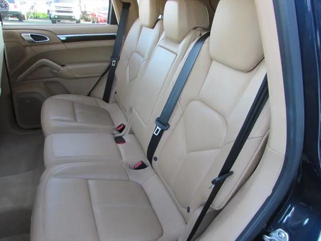 2013 Porsche Cayenne Cayenne