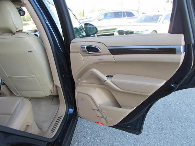 2013 Porsche Cayenne Cayenne