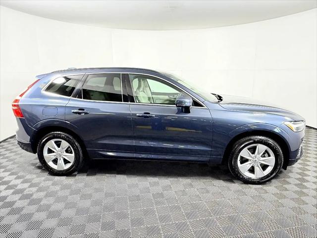 2022 Volvo XC60 B5 Momentum