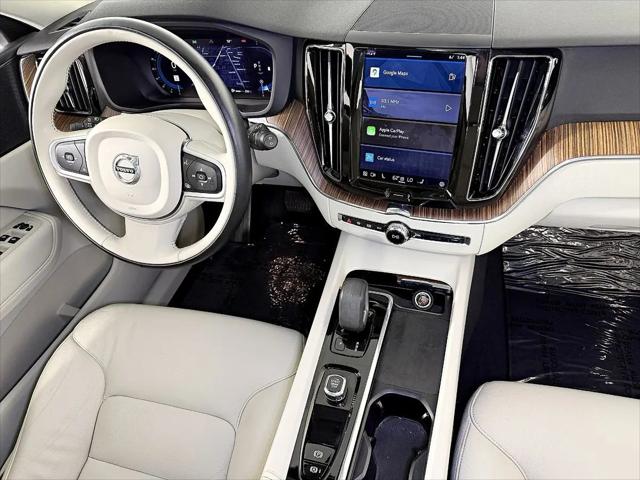 2022 Volvo XC60 B5 Momentum