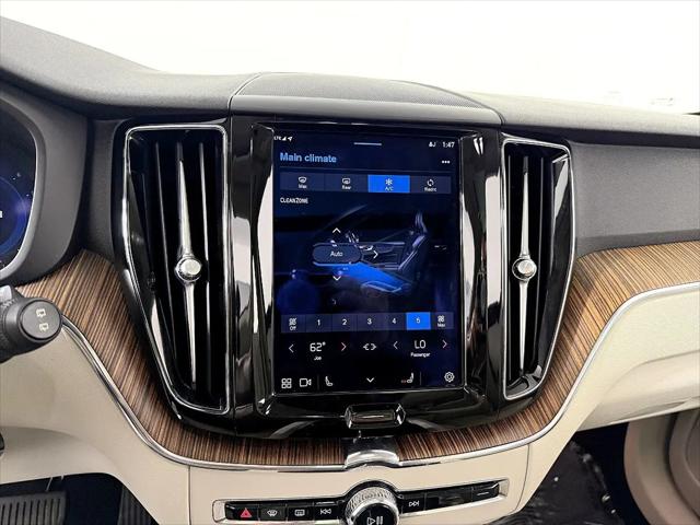 2022 Volvo XC60 B5 Momentum