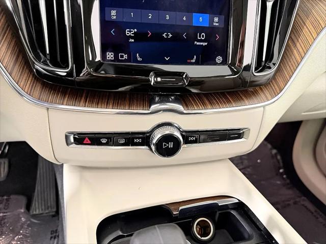 2022 Volvo XC60 B5 Momentum