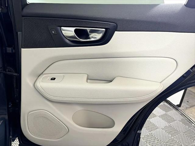 2022 Volvo XC60 B5 Momentum