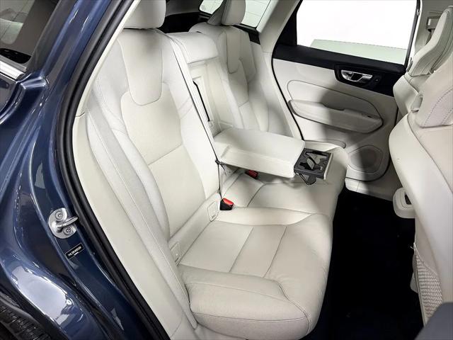 2022 Volvo XC60 B5 Momentum