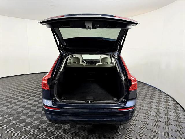 2022 Volvo XC60 B5 Momentum