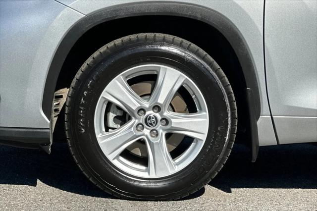 2023 Toyota Highlander LE