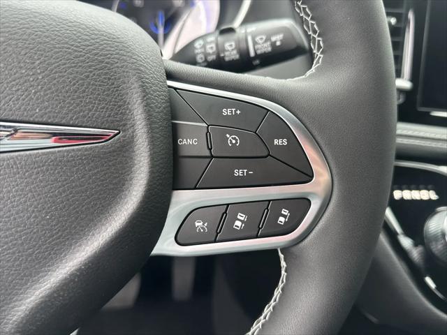 2026 Chrysler Pacifica Select AWD