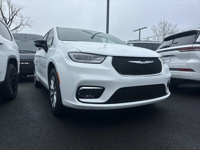 2026 Chrysler Pacifica Select AWD