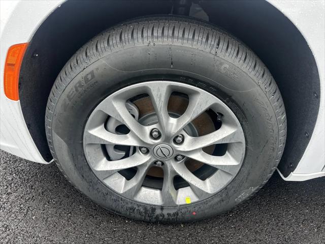 2026 Chrysler Pacifica Select AWD