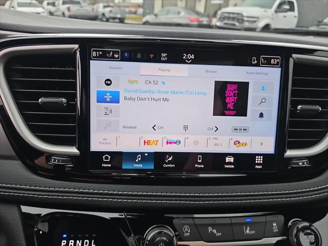 2026 Chrysler Pacifica Select AWD