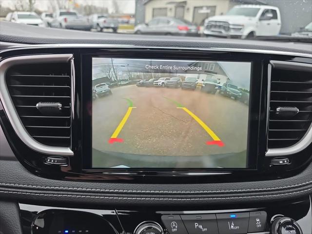 2026 Chrysler Pacifica Select AWD