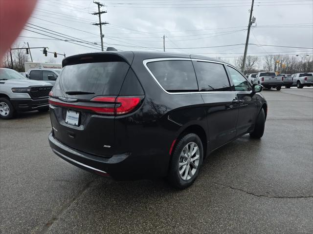 2026 Chrysler Pacifica Select AWD