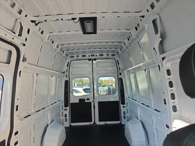 2026 Ram ProMaster Cargo Van SLT Super High Roof 159 WB EXT
