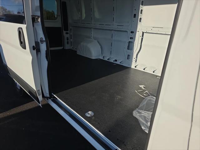 2026 Ram ProMaster Cargo Van SLT Super High Roof 159 WB EXT