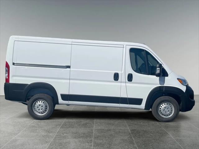 2026 Ram ProMaster Cargo Van Tradesman Low Roof 136" WB w/Pass Seat
