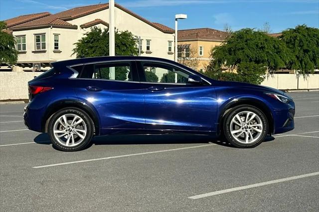 2018 INFINITI QX30 Luxury