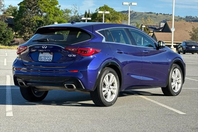 2018 INFINITI QX30 Luxury