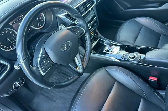 2018 INFINITI QX30 Luxury