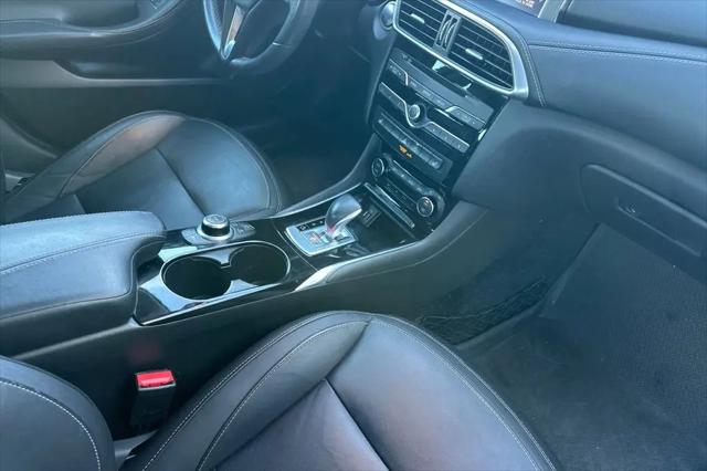 2018 INFINITI QX30 Luxury