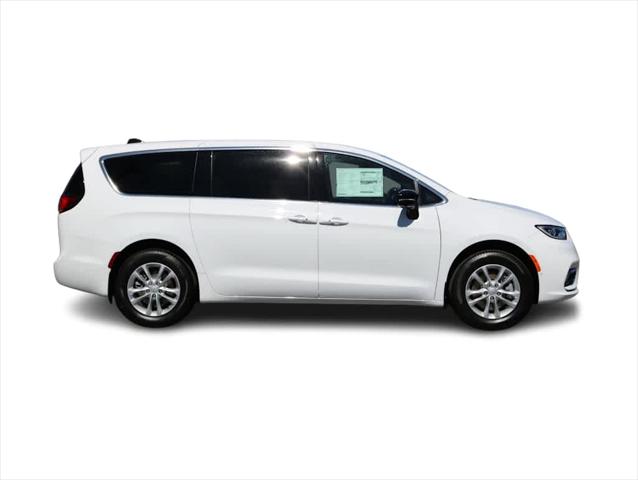 2026 Chrysler Pacifica Select AWD