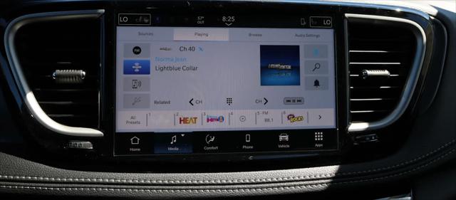 2026 Chrysler Pacifica Select AWD