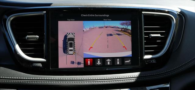 2026 Chrysler Pacifica Select AWD