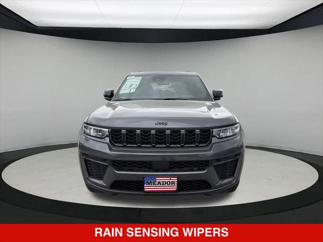 2026 Jeep Grand Cherokee Altitude 4x2