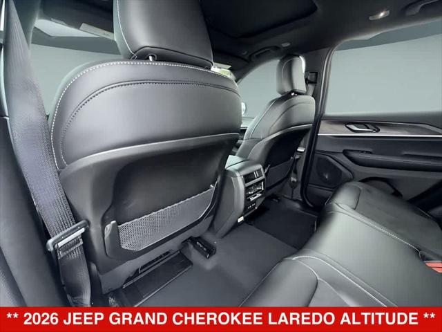 2026 Jeep Grand Cherokee Altitude 4x2