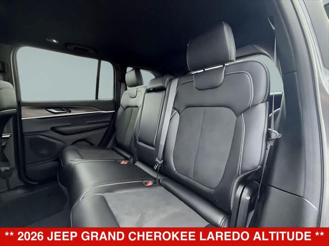2026 Jeep Grand Cherokee Altitude 4x2
