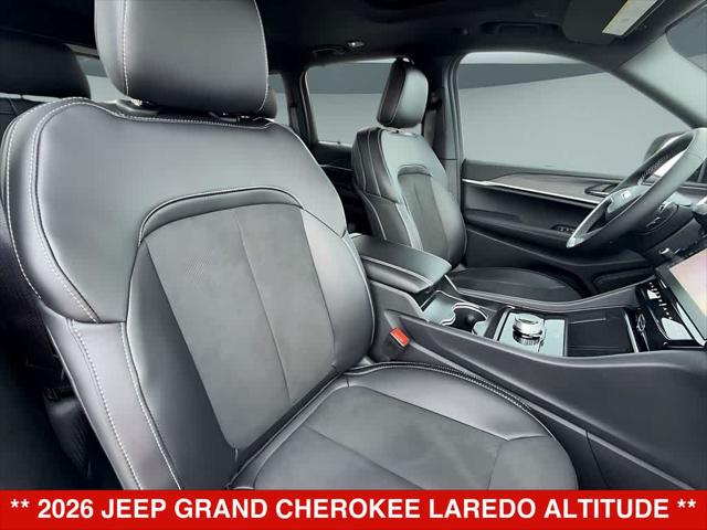 2026 Jeep Grand Cherokee Altitude 4x2