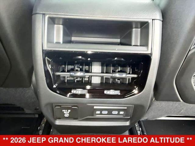 2026 Jeep Grand Cherokee Altitude 4x2