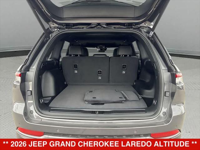 2026 Jeep Grand Cherokee Altitude 4x2