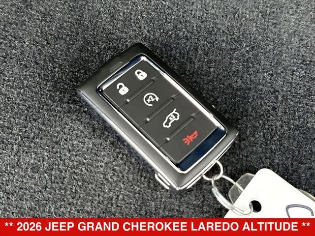 2026 Jeep Grand Cherokee Altitude 4x2