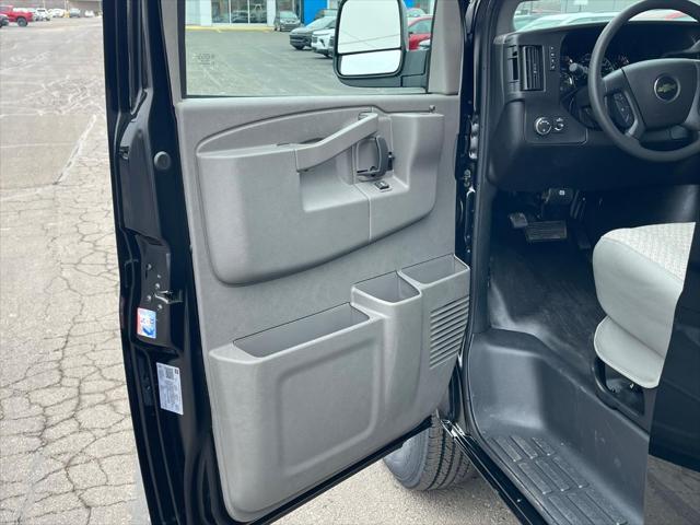 2026 Chevrolet Express Cargo Van 2500 Regular Wheelbase, WT, RWD