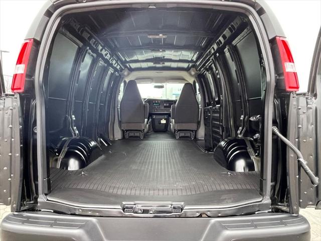2026 Chevrolet Express Cargo Van 2500 Regular Wheelbase, WT, RWD