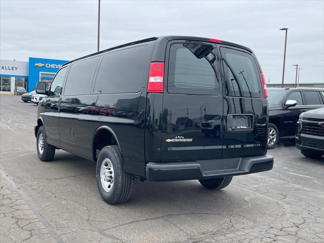 2026 Chevrolet Express Cargo Van 2500 Regular Wheelbase, WT, RWD