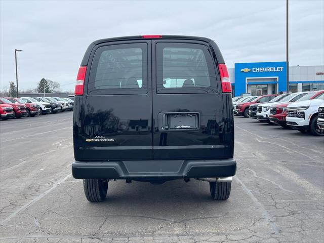 2026 Chevrolet Express Cargo Van 2500 Regular Wheelbase, WT, RWD