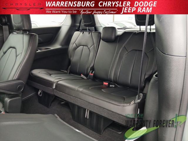 2026 Chrysler Pacifica Select AWD