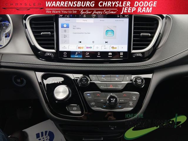 2026 Chrysler Pacifica Select AWD