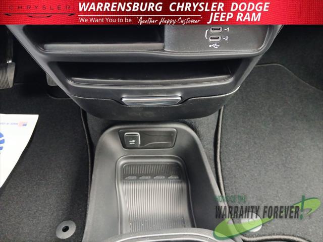 2026 Chrysler Pacifica Select AWD