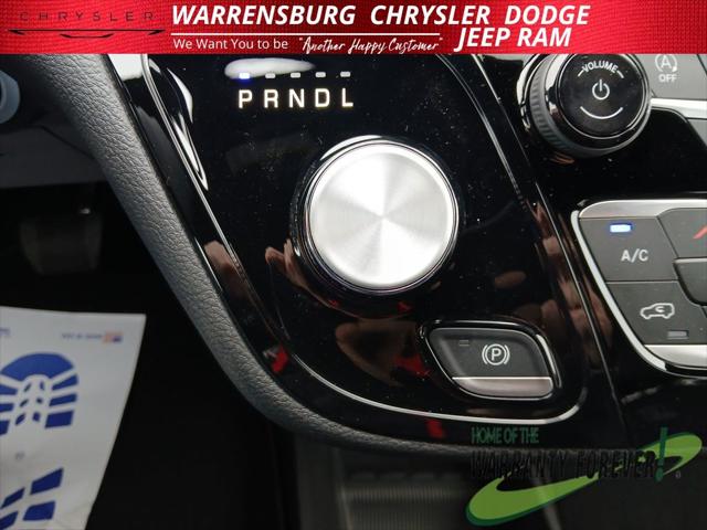 2026 Chrysler Pacifica Select AWD